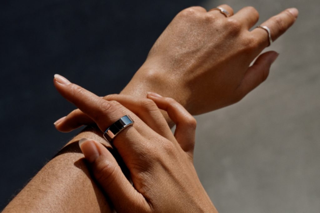 Which finger do you wear your smart ring on